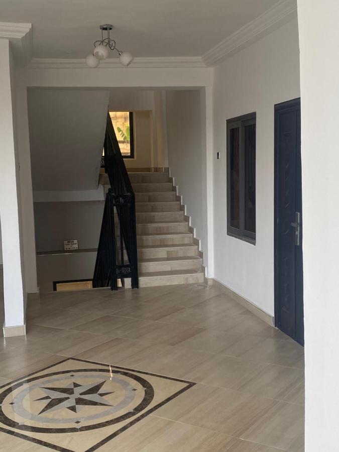 Baffour Apartments Adiebaba Bagian luar foto