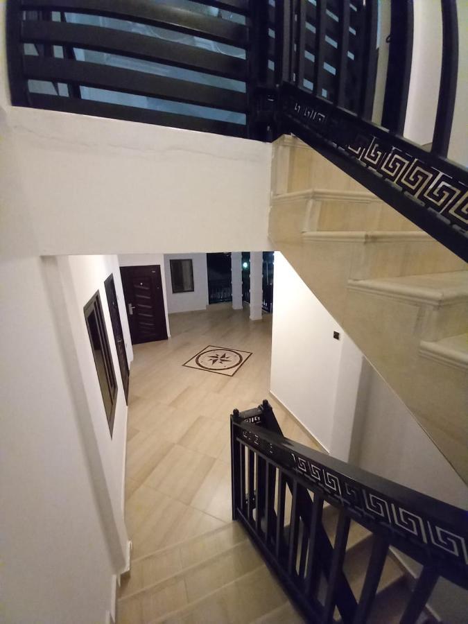 Baffour Apartments Adiebaba Bagian luar foto