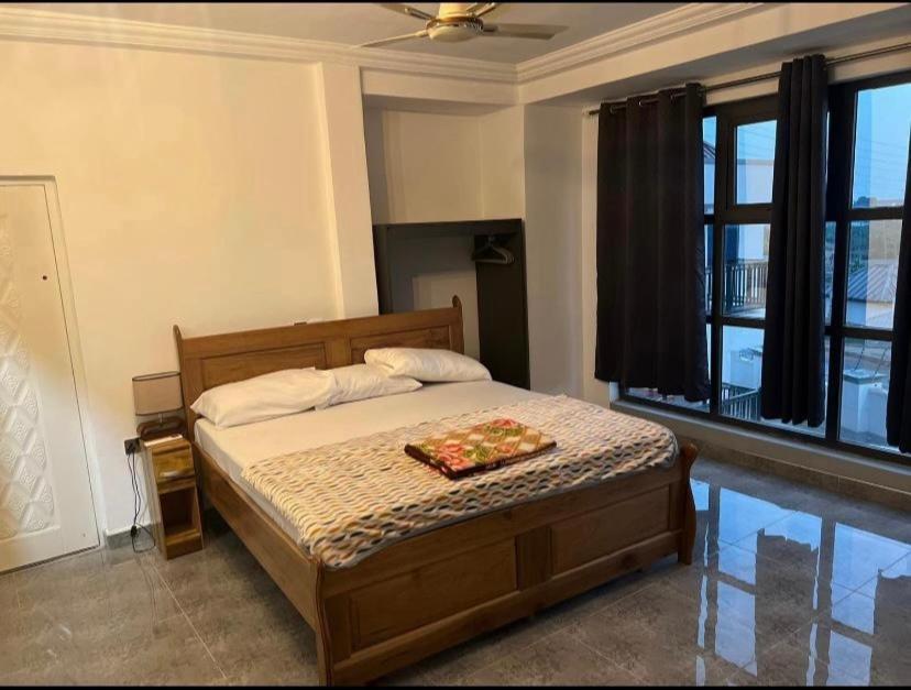 Baffour Apartments Adiebaba Bagian luar foto