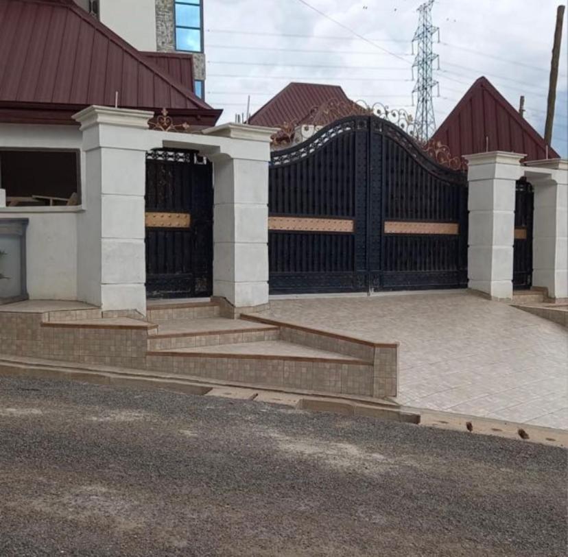 Baffour Apartments Adiebaba Bagian luar foto