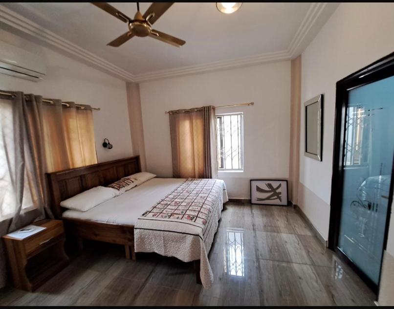 Baffour Apartments Adiebaba Bagian luar foto