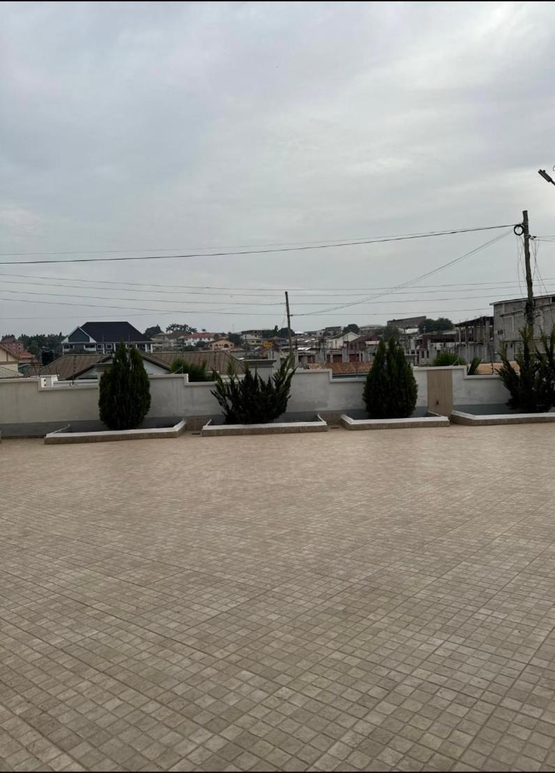 Baffour Apartments Adiebaba Bagian luar foto