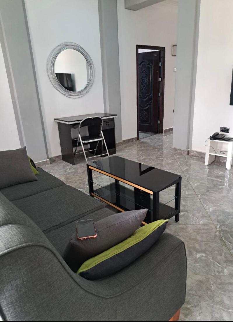 Baffour Apartments Adiebaba Bagian luar foto