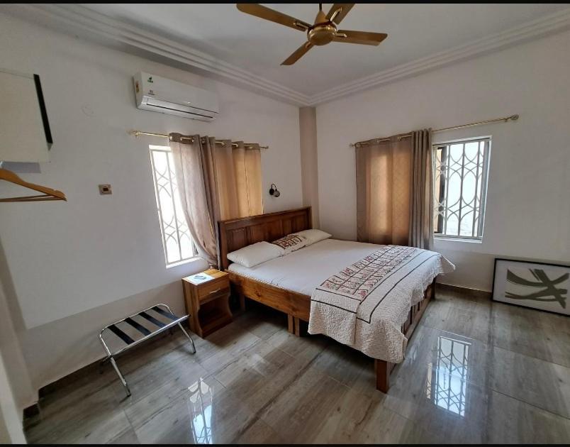 Baffour Apartments Adiebaba Bagian luar foto