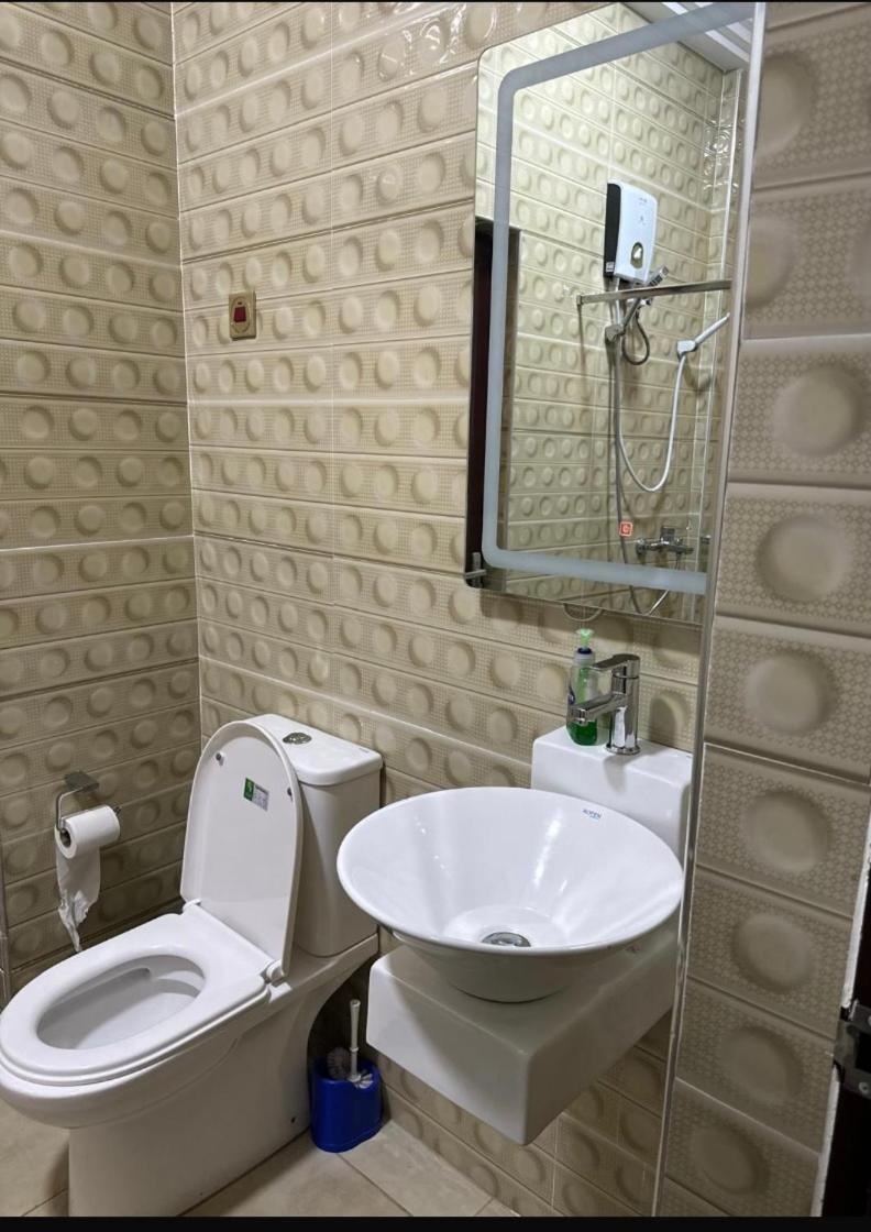 Baffour Apartments Adiebaba Bagian luar foto