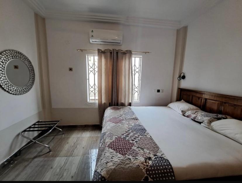 Baffour Apartments Adiebaba Bagian luar foto